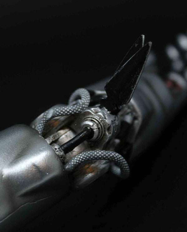 Cyberpunk: Edgerunners - Silverhand Arm - Replica (30 cm)