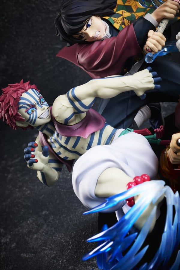 Demon Slayer: Kimetsu no Yaiba - Tanjiro Kamado & Giyu Tomioka & Akaza - PVC Figur (13 cm)